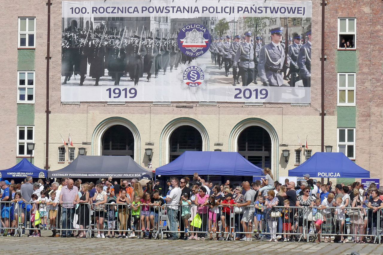 100 lat Policji